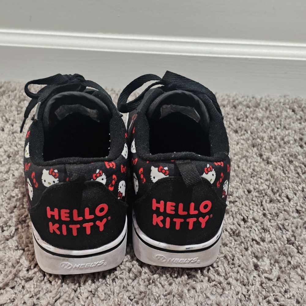 The Hello Kitty X Heelys Collaboration Size 8 - Picture 4 of 12